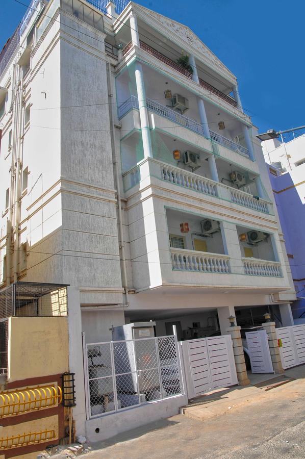White Bricks Inn Bangalore Exterior foto